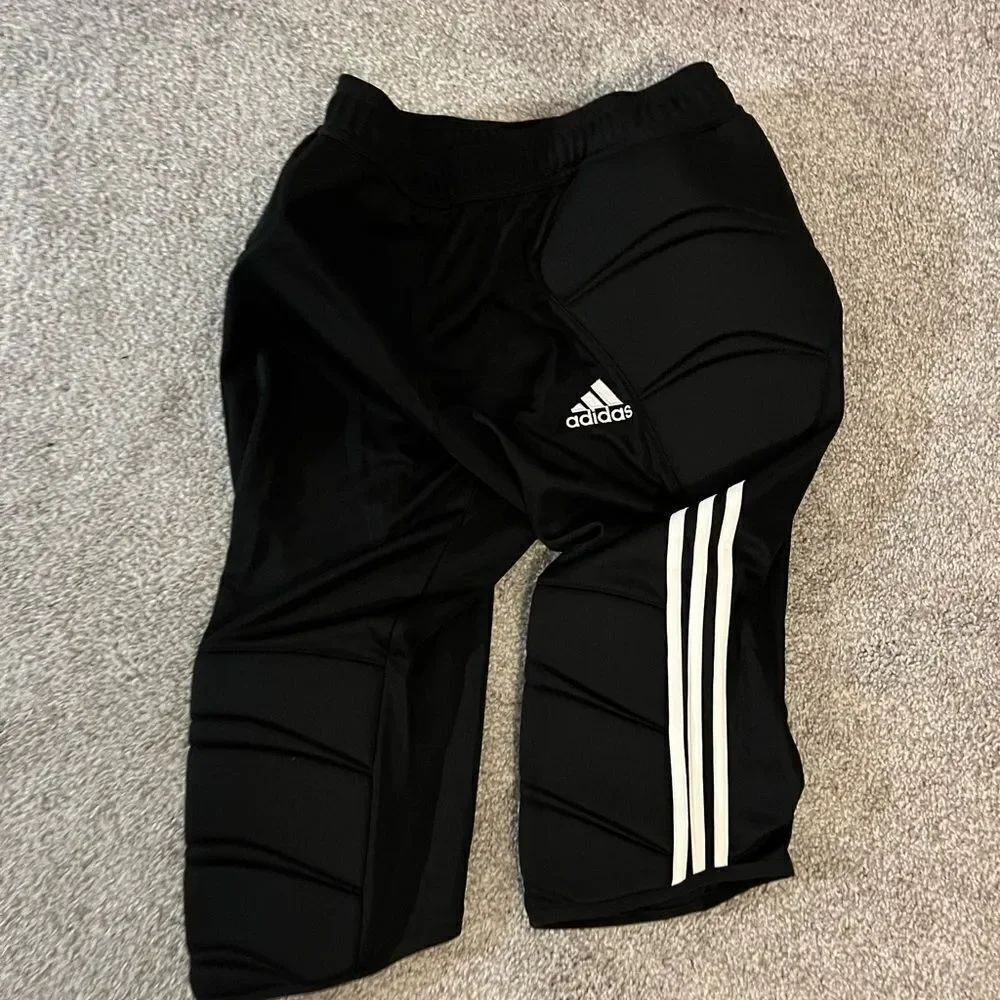 Black adidas Soccer 3 stripe 3/4 padded men’s goalie goalkeeper pants shorts M